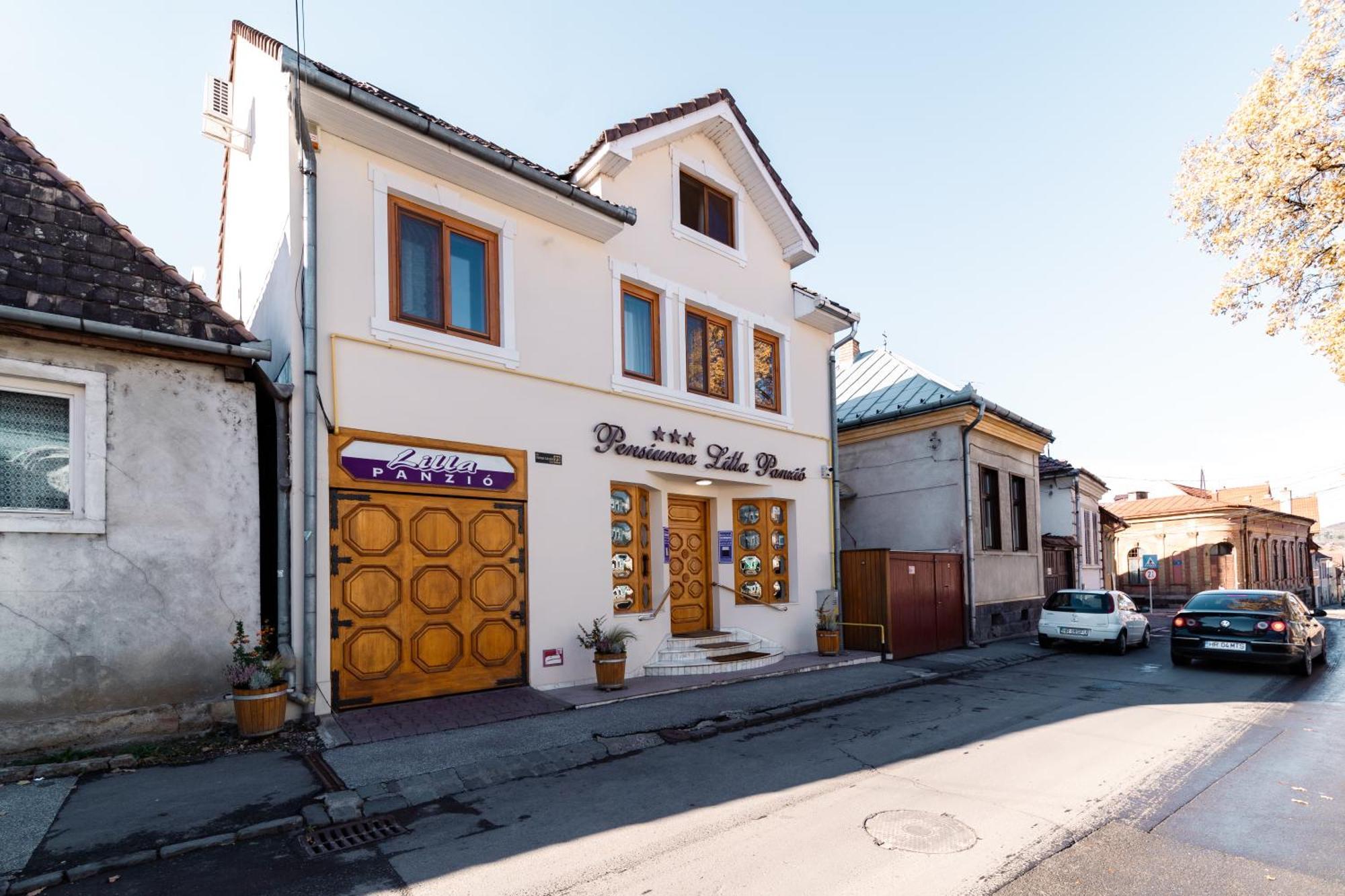 Hotel Lilla Panzió Odorheiu Secuiesc Exterior foto
